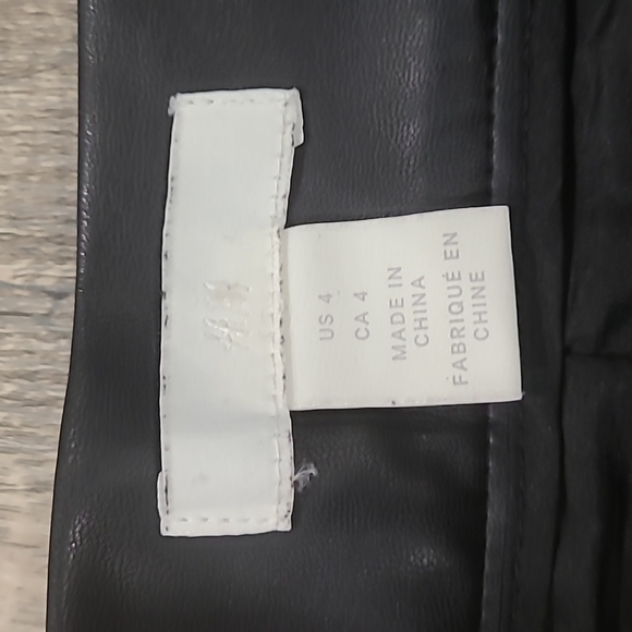 H&M Faux Leather Skirt - Picture 5 of 9